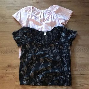 Old Navy Women’s Set of 2 Tie-Neck Blouses (XS)